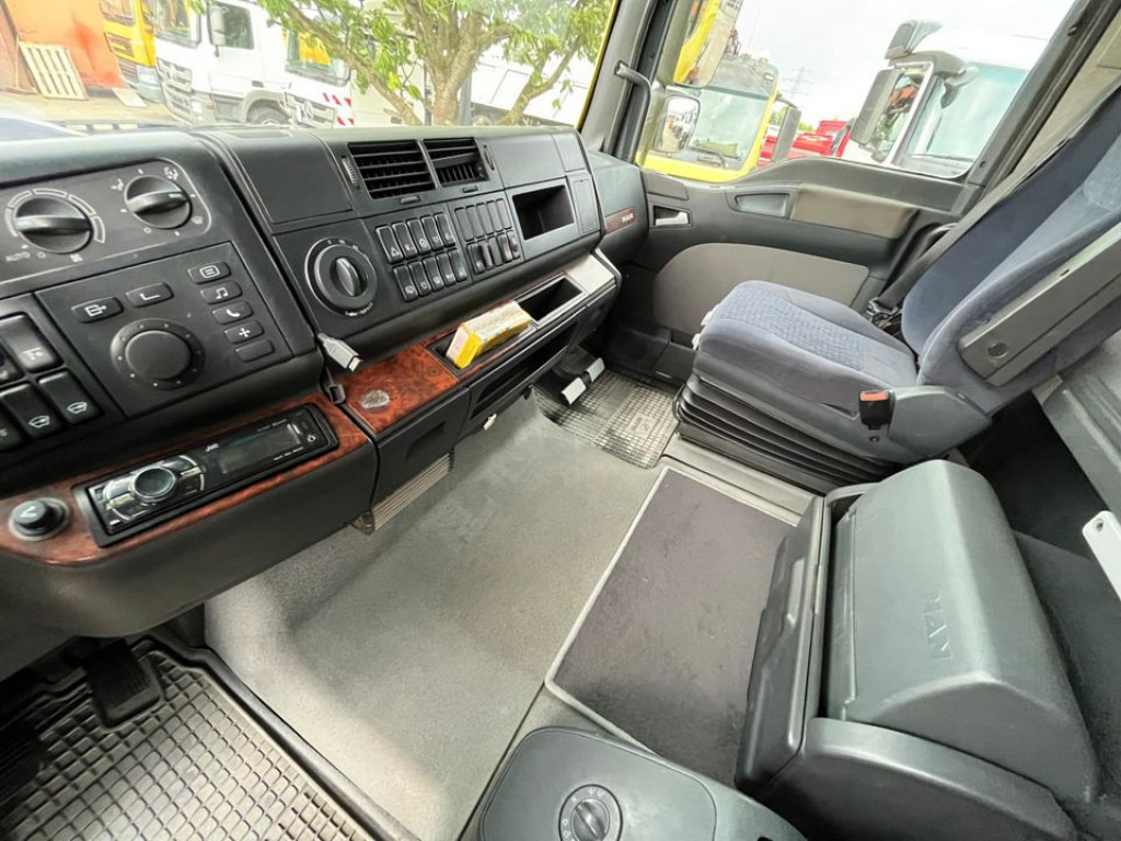 MAN TG-A 41.660 8x4 4 BBS SZM Schwerlast 250 to WSK - Tractor truck: picture 3 MAN TG-A 41.660 8x4 4 BBS SZM Schwerlast 250 to WSK - Tractor truck: picture 3