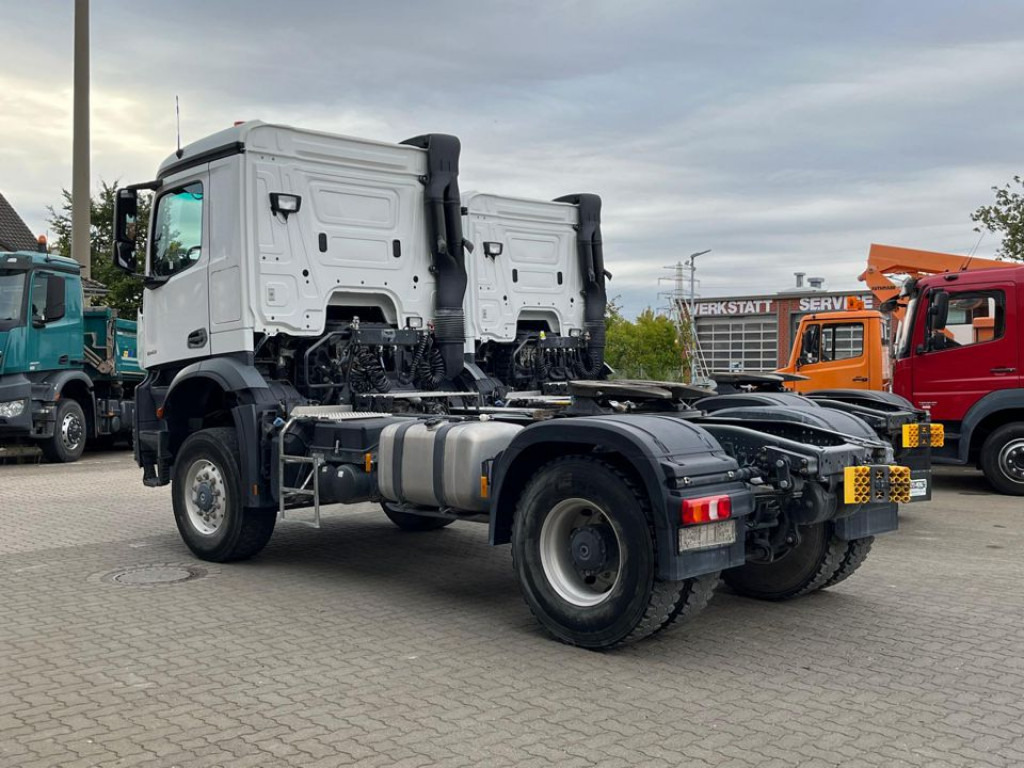 MERCEDES-BENZ Arocs 2043 AS 4x4 SZM nur 133TKM ! Kipphydraulik - Tractor truck: picture 4 MERCEDES-BENZ Arocs 2043 AS 4x4 SZM nur 133TKM ! Kipphydraulik - Tractor truck: picture 4