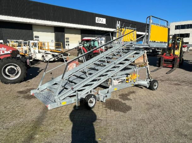 Maintenance Stairs SPS OT-14 - Passenger stairs: picture 4 Maintenance Stairs SPS OT-14 - Passenger stairs: picture 4