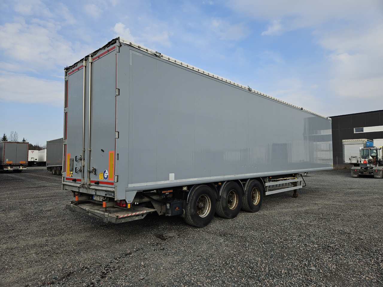 KRAKER MOVING FLOOR FIXED WITH LIFT - Walking floor semi-trailer: picture 3 KRAKER MOVING FLOOR FIXED WITH LIFT - Walking floor semi-trailer: picture 3