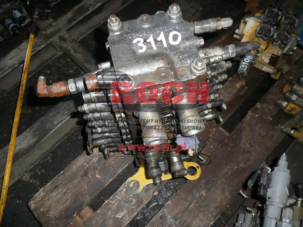 KOMATSU 723-26-11370A-3 - 10 SEKCYJNY - Hydraulic valve: picture 1 KOMATSU 723-26-11370A-3 - 10 SEKCYJNY - Hydraulic valve: picture 1