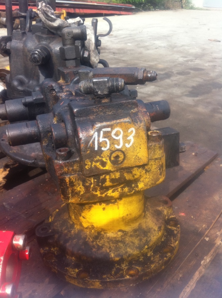 KOMATSU - Hydraulic motor for Construction machinery: picture 1 KOMATSU - Hydraulic motor for Construction machinery: picture 1