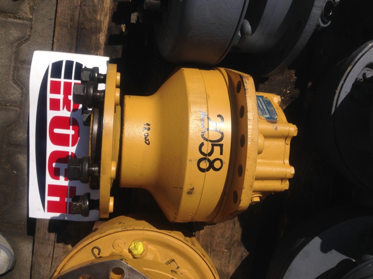 POCLAIN MSE08-1-125-R08-1120EJ00000843829F 66954 - Hydraulic motor for Construction machinery: picture 1 POCLAIN MSE08-1-125-R08-1120EJ00000843829F 66954 - Hydraulic motor for Construction machinery: picture 1
