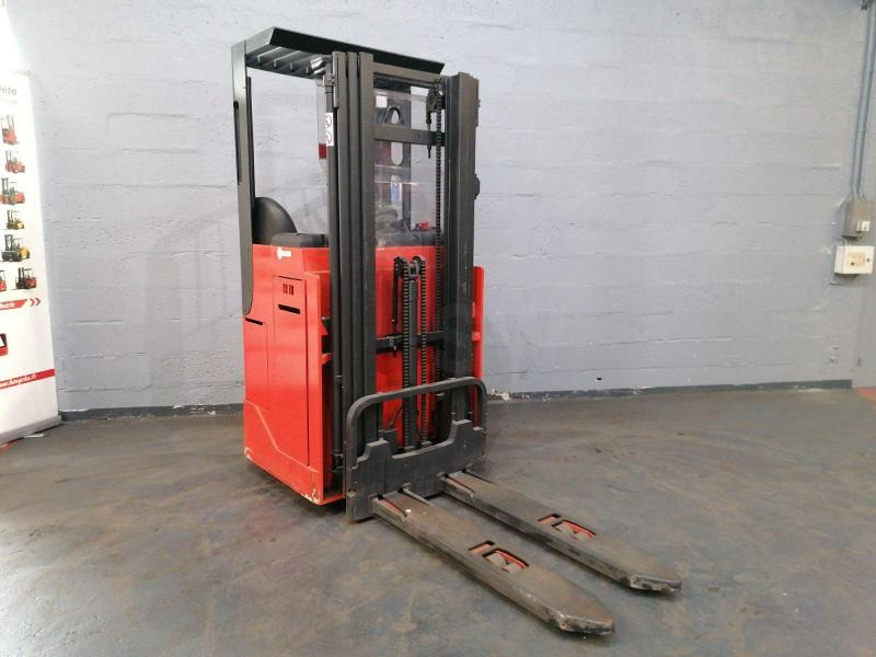 Fenwick L12 - Stacker: picture 1 Fenwick L12 - Stacker: picture 1