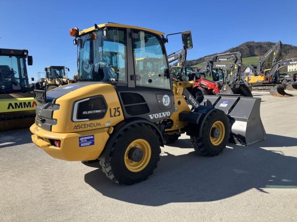 Volvo JL25H Electric - Skid steer loader: picture 2 Volvo JL25H Electric - Skid steer loader: picture 2