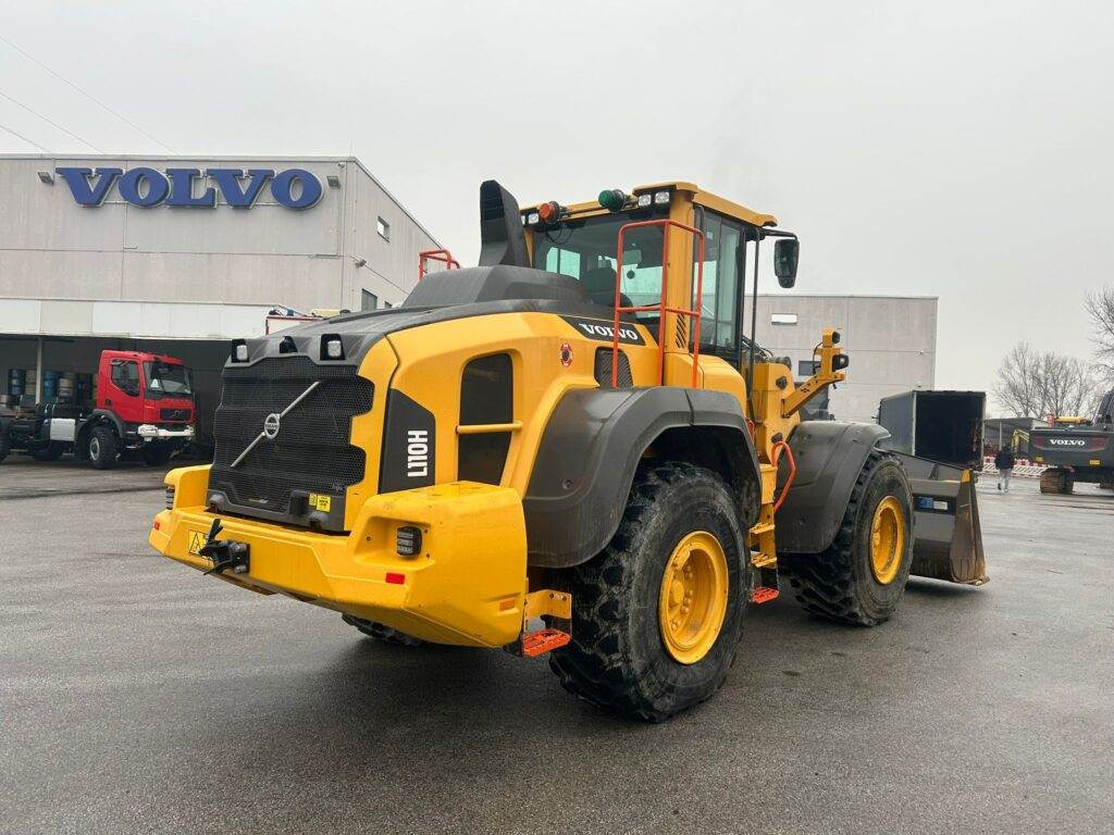 Volvo L110H - Wheel loader: picture 3 Volvo L110H - Wheel loader: picture 3