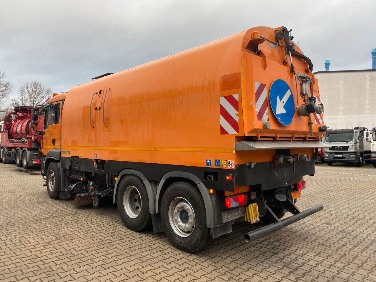 MAN TGA 26.430 6x2-2 LL - Road sweeper: picture 5 MAN TGA 26.430 6x2-2 LL - Road sweeper: picture 5