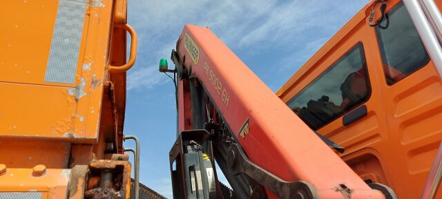 MAN TGS 28.400 6x4-4 Kipper Kran Palfinger PK9002 - Tipper, Crane truck: picture 2 MAN TGS 28.400 6x4-4 Kipper Kran Palfinger PK9002 - Tipper, Crane truck: picture 2