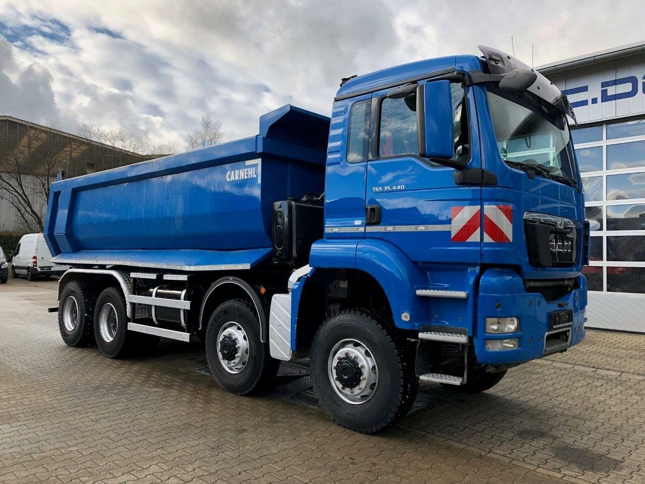 MAN TGS 35.440 8x8 Euro 5 Muldenkipper Carnehl 17m3 - Tipper: picture 1 MAN TGS 35.440 8x8 Euro 5 Muldenkipper Carnehl 17m3 - Tipper: picture 1