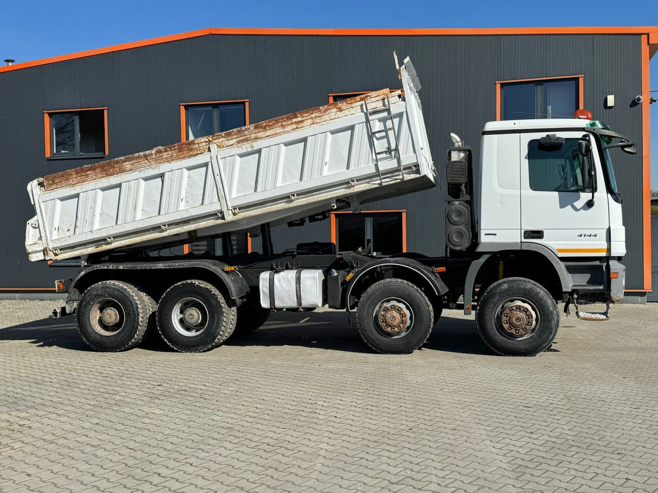 Tipper Mercedes-Benz ACTROS 4144 8x8 EURO4 DSK Meiller: picture 8