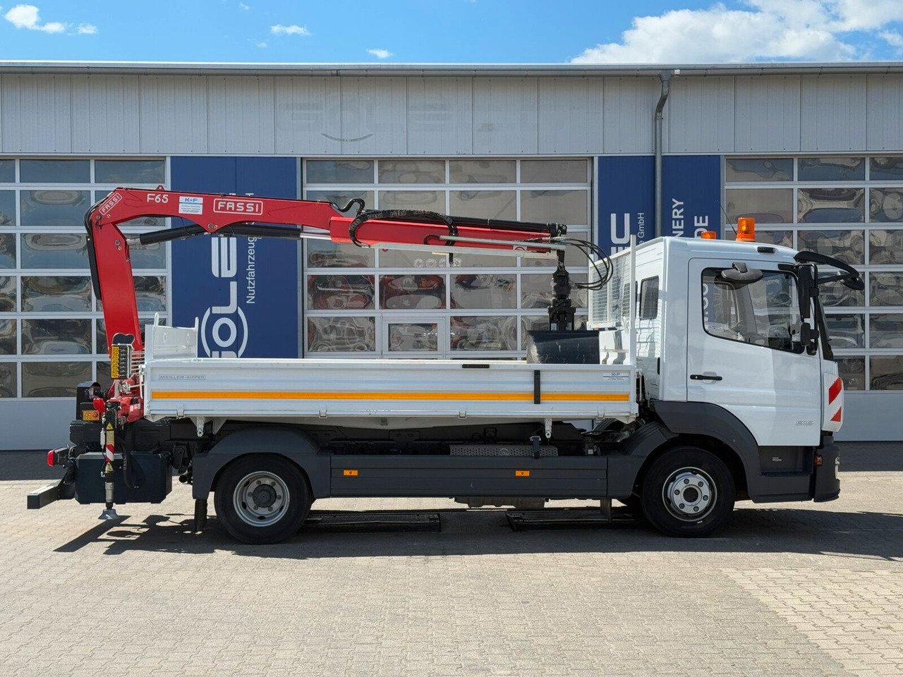 Mercedes-Benz ATEGO 818 4x2 Euro 6 Kipper Kran FASSI F65B.0.22 - Crane truck: picture 3 Mercedes-Benz ATEGO 818 4x2 Euro 6 Kipper Kran FASSI F65B.0.22 - Crane truck: picture 3