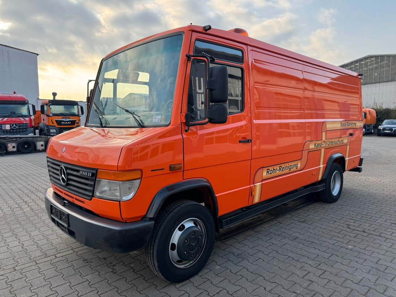 Mercedes-Benz Vario 818D Kanalreiniger Rockstroh Drain Jet 100 - Vacuum truck: picture 2 Mercedes-Benz Vario 818D Kanalreiniger Rockstroh Drain Jet 100 - Vacuum truck: picture 2