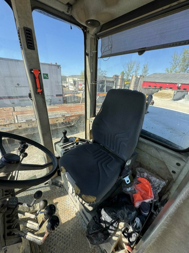 New Holland F106.6A alrrad 6x6 Grader 12 Ton - 10.700 Std - Grader: picture 2 New Holland F106.6A alrrad 6x6 Grader 12 Ton - 10.700 Std - Grader: picture 2