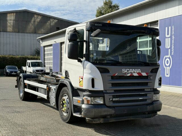 Scania P280 4x2 Abrollkipper Palfinger Knickhaken T15A - Hook lift truck: picture 1 Scania P280 4x2 Abrollkipper Palfinger Knickhaken T15A - Hook lift truck: picture 1