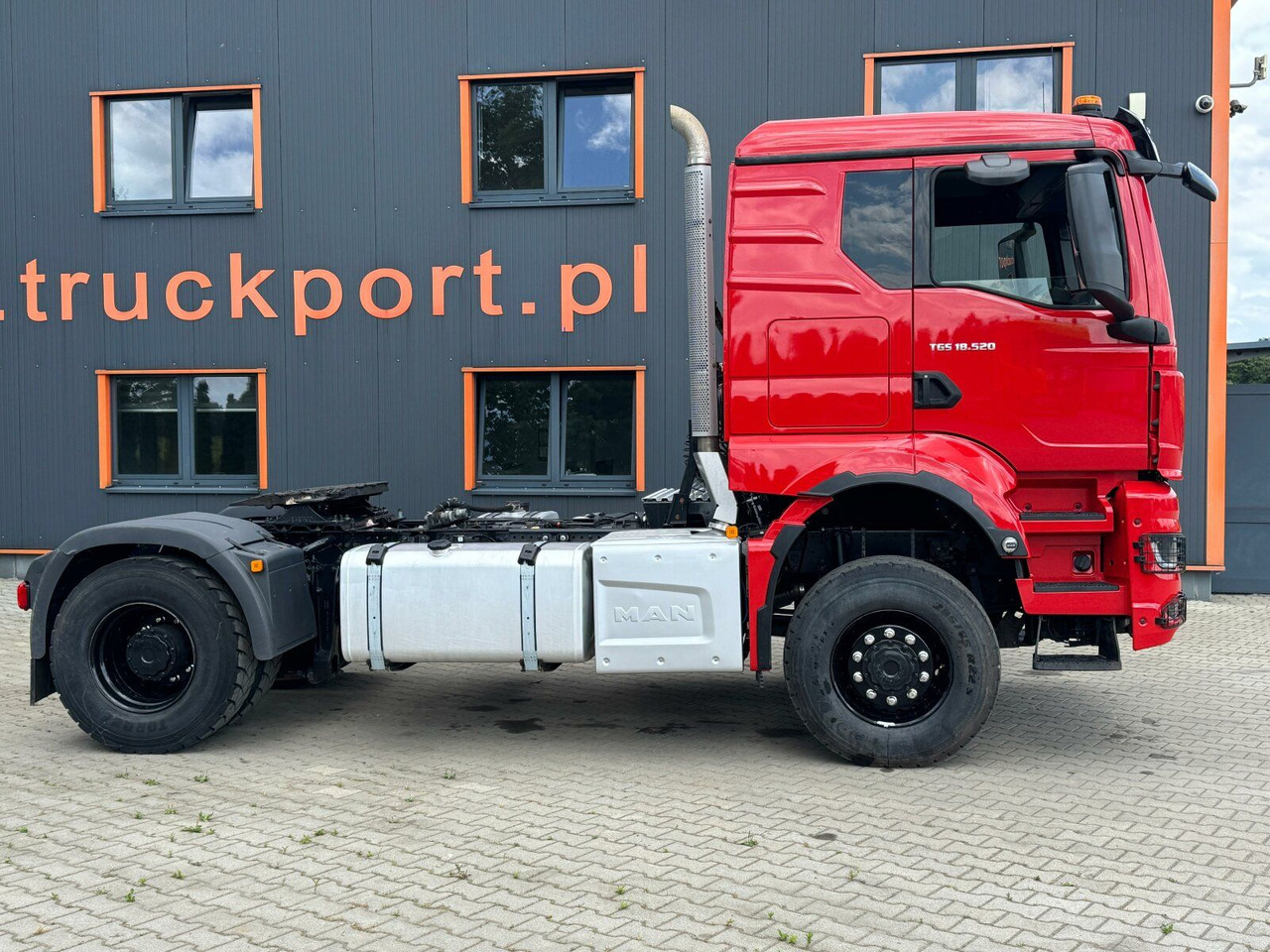 MAN TGS 18.520 4x4 SZM - Kipphyd. Blatt Luft Pritard - Tractor truck: picture 4 MAN TGS 18.520 4x4 SZM - Kipphyd. Blatt Luft Pritard - Tractor truck: picture 4