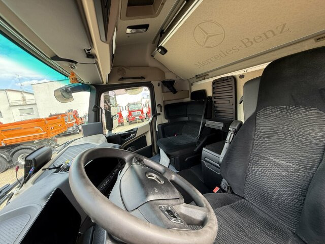 Mercedes-Benz ACTROS 1846 4x4 HAD Eur 6 Kipphydraulik Retarder - Tractor truck: picture 4 Mercedes-Benz ACTROS 1846 4x4 HAD Eur 6 Kipphydraulik Retarder - Tractor truck: picture 4