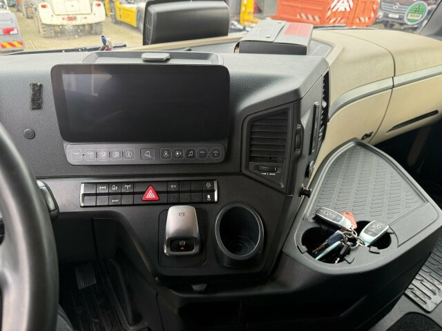 Mercedes-Benz ACTROS 1846 4x4 HAD Eur 6 Kipphydraulik Retarder - Tractor truck: picture 3 Mercedes-Benz ACTROS 1846 4x4 HAD Eur 6 Kipphydraulik Retarder - Tractor truck: picture 3