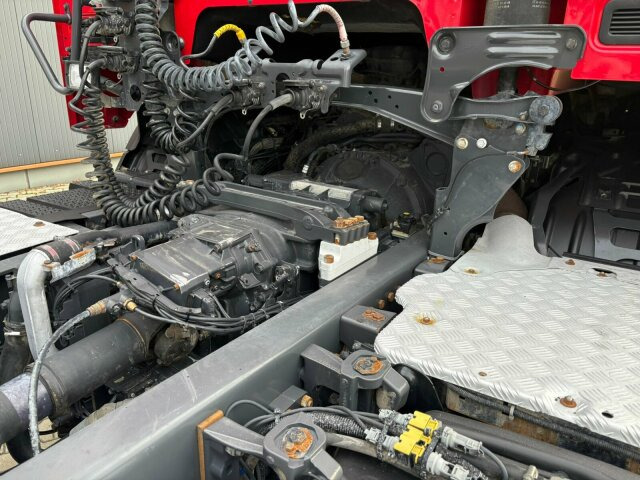 Scania G450 4x4 Euro 6 SZM Kipphydraulik Blatt/ Blatt - Tractor truck: picture 4 Scania G450 4x4 Euro 6 SZM Kipphydraulik Blatt/ Blatt - Tractor truck: picture 4