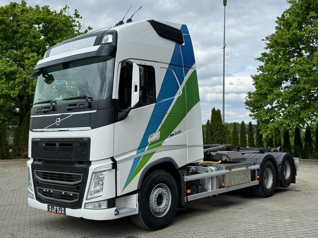 Volvo FH 540 6x2 Abrollkipper MEILLER RK 26.67 - Hook lift truck: picture 2 Volvo FH 540 6x2 Abrollkipper MEILLER RK 26.67 - Hook lift truck: picture 2