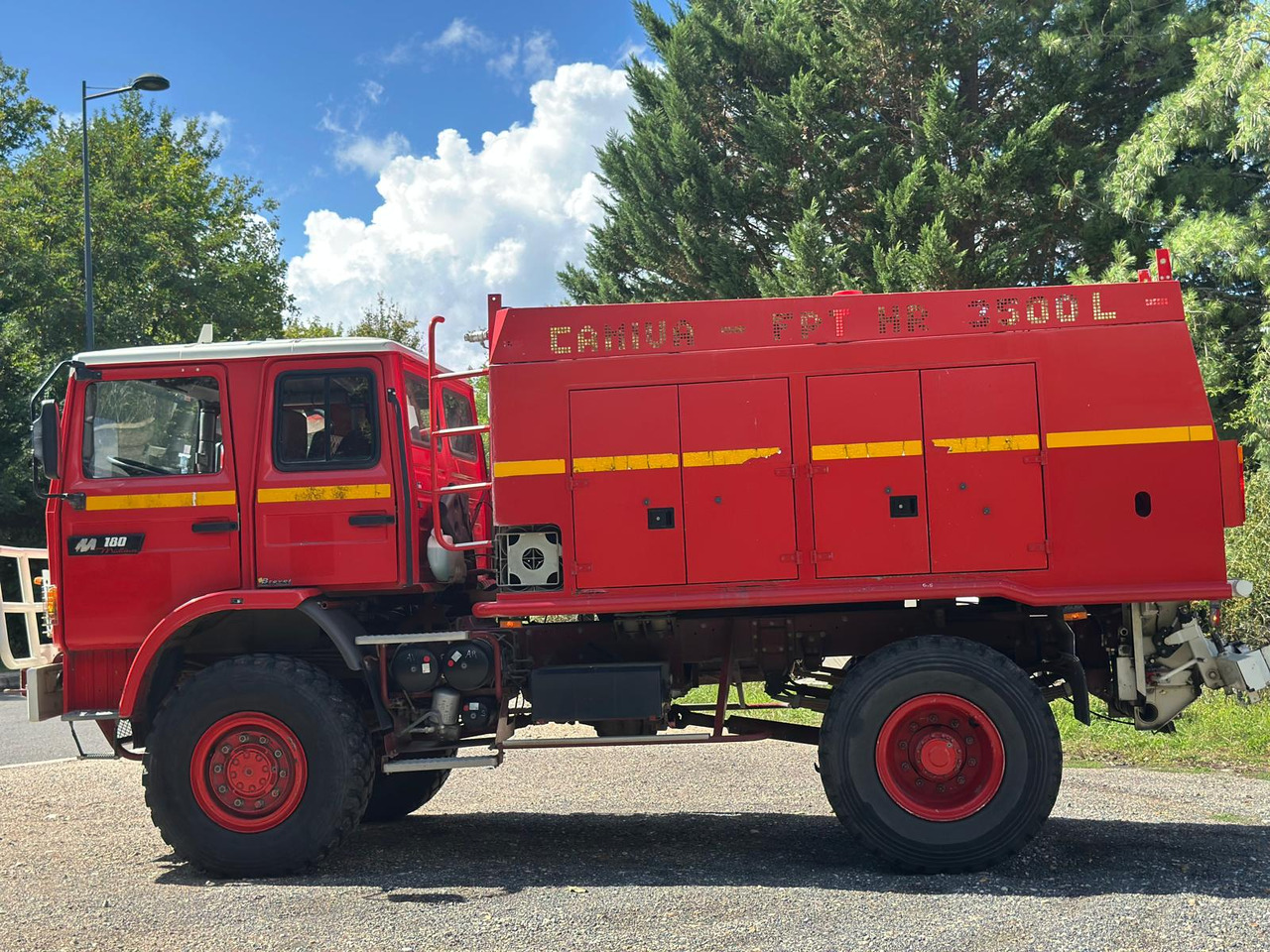 RENAULT M180 - Fire truck: picture 4 RENAULT M180 - Fire truck: picture 4