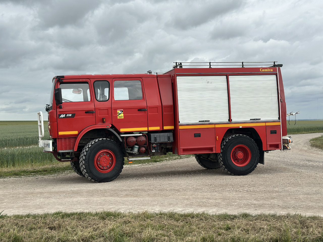 RENAULT M210 - Tanker truck: picture 3 RENAULT M210 - Tanker truck: picture 3