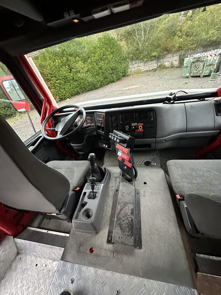 Fire truck RENAULT Midlum 220 4x4: picture 15