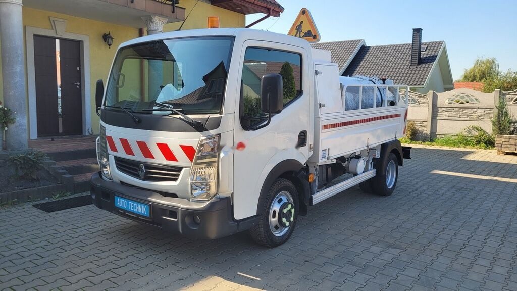 Renault Maxity 140dxi HUVER COMBI - Vacuum truck: picture 2 Renault Maxity 140dxi HUVER COMBI - Vacuum truck: picture 2
