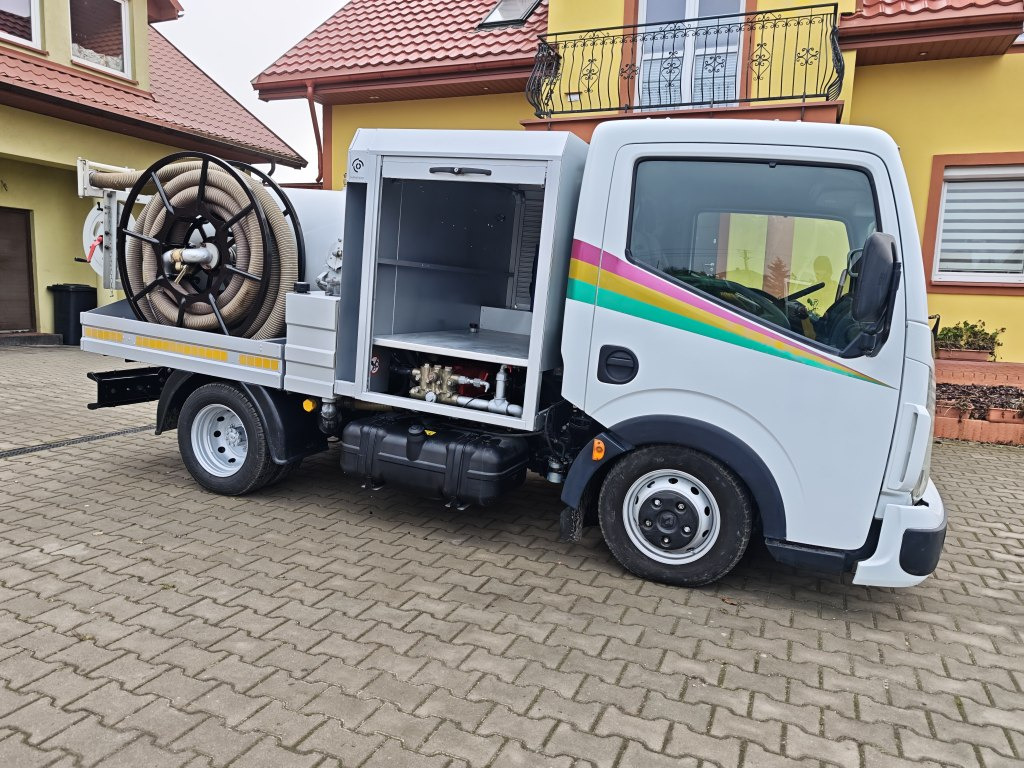Renault Maxity Kanalreiniger Hydrocureur Saugwagen - Vacuum truck: picture 1 Renault Maxity Kanalreiniger Hydrocureur Saugwagen - Vacuum truck: picture 1