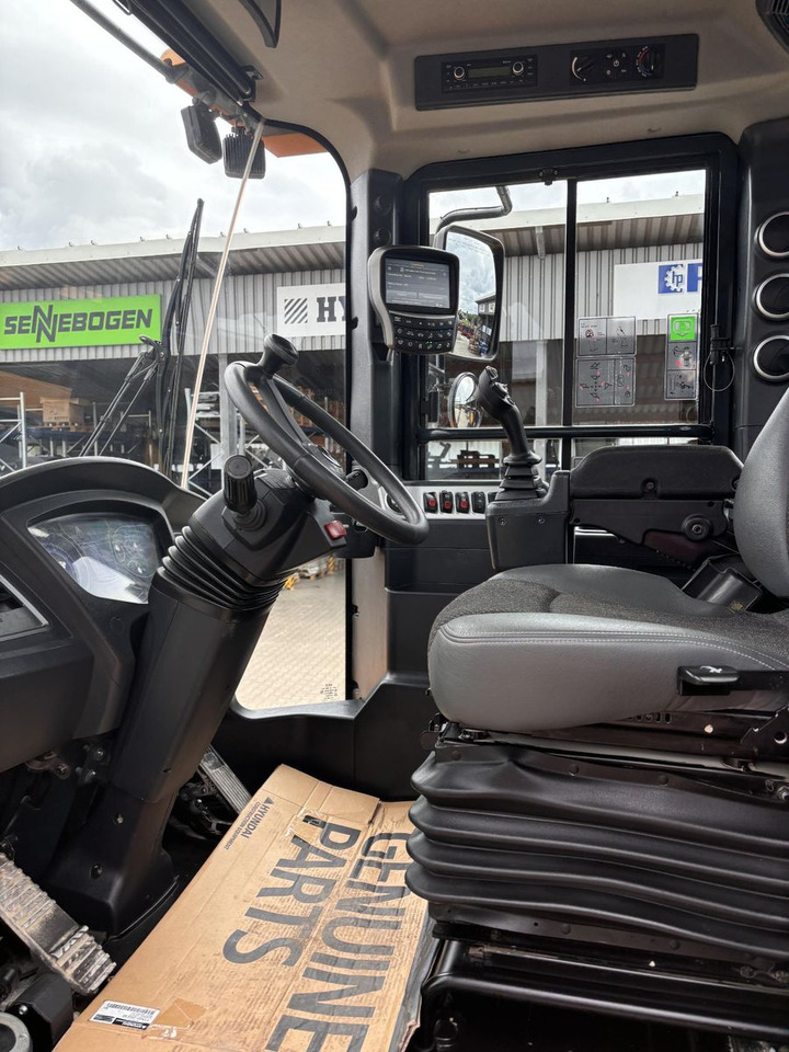 Hyundai HL975 - Wheel loader: picture 5 Hyundai HL975 - Wheel loader: picture 5