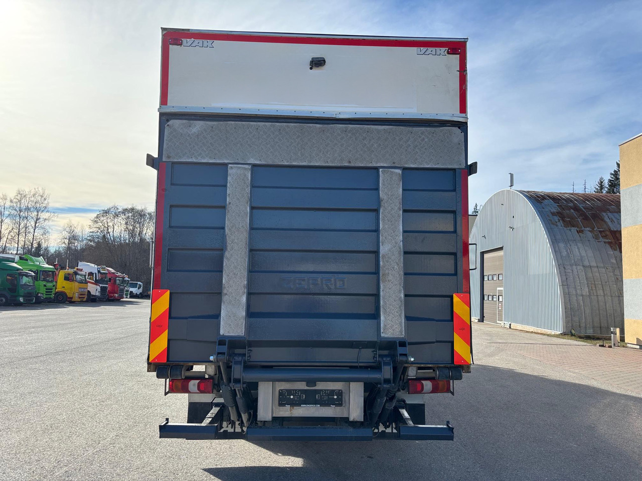 MERCEDES-BENZ ACTROS 2540 - Box truck: picture 5 MERCEDES-BENZ ACTROS 2540 - Box truck: picture 5