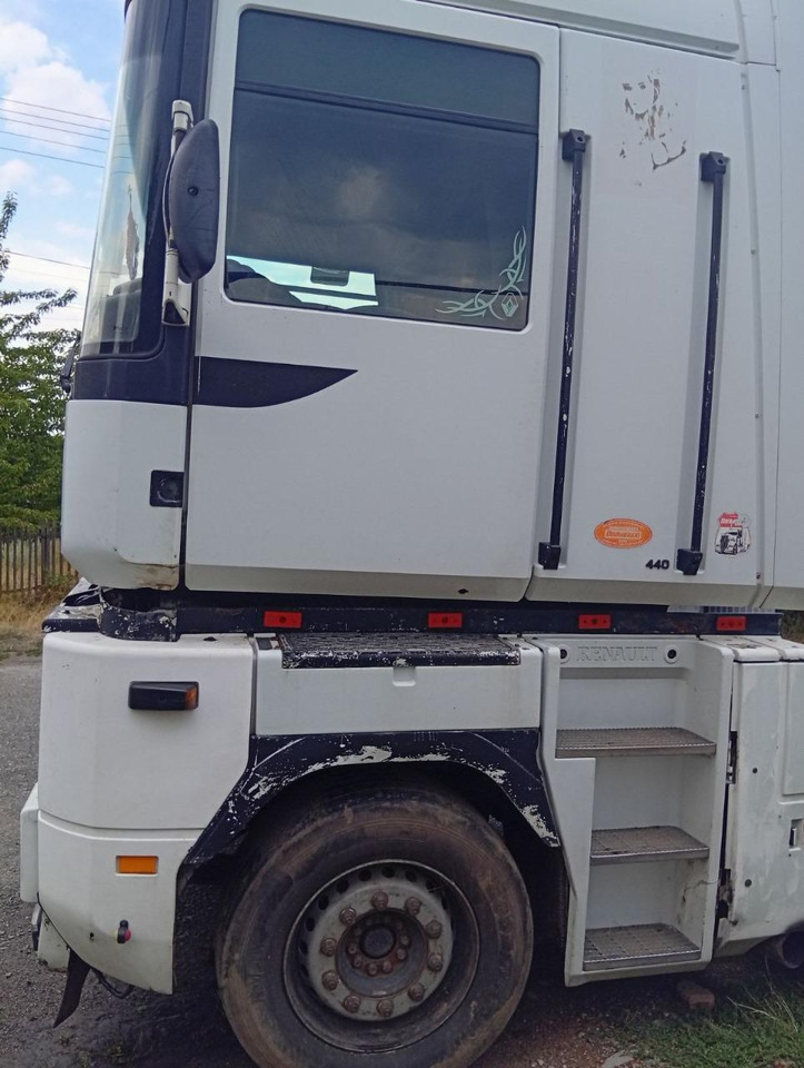 RENAULT Magnum 440 - Tractor truck: picture 5 RENAULT Magnum 440 - Tractor truck: picture 5