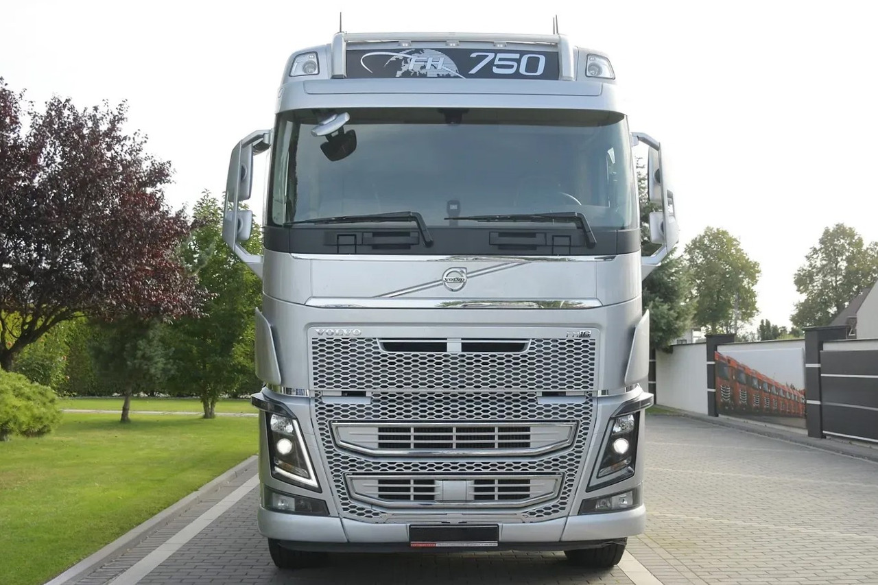 VOLVO FH750 - Logging truck: picture 2 VOLVO FH750 - Logging truck: picture 2