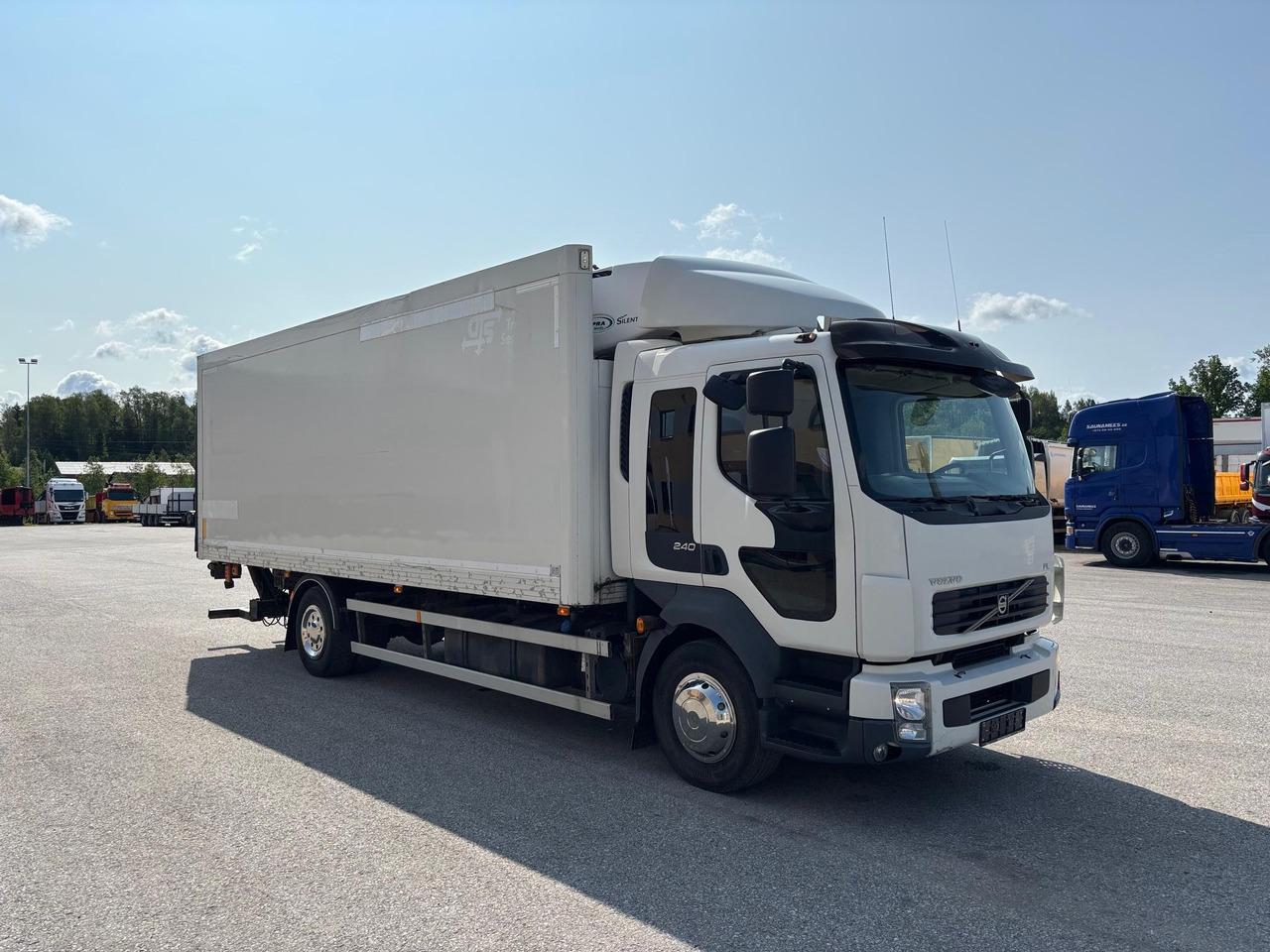 VOLVO FL240 - Refrigerator truck: picture 1 VOLVO FL240 - Refrigerator truck: picture 1