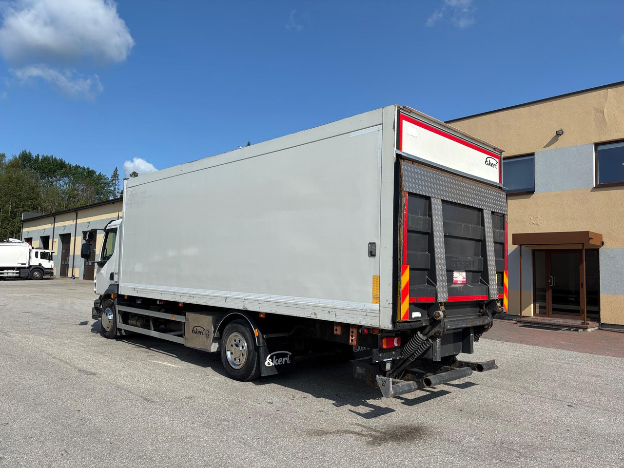 VOLVO FL240 - Refrigerator truck: picture 5 VOLVO FL240 - Refrigerator truck: picture 5