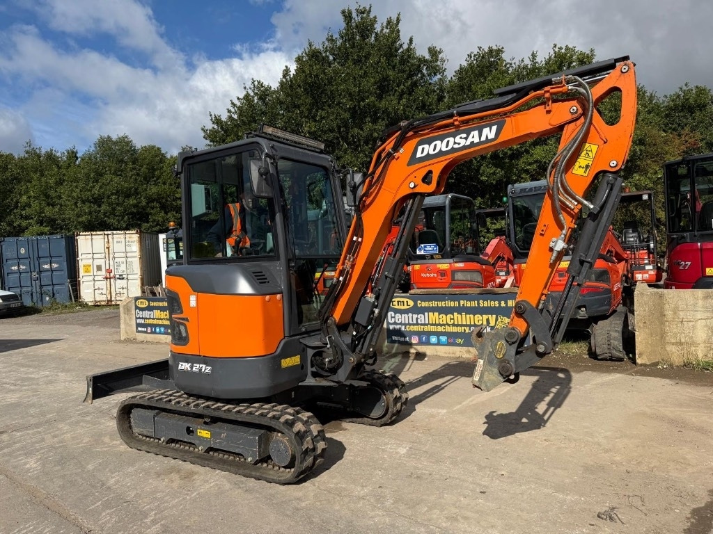 Doosan DX27Z-7  - Mini excavator: picture 2 Doosan DX27Z-7  - Mini excavator: picture 2