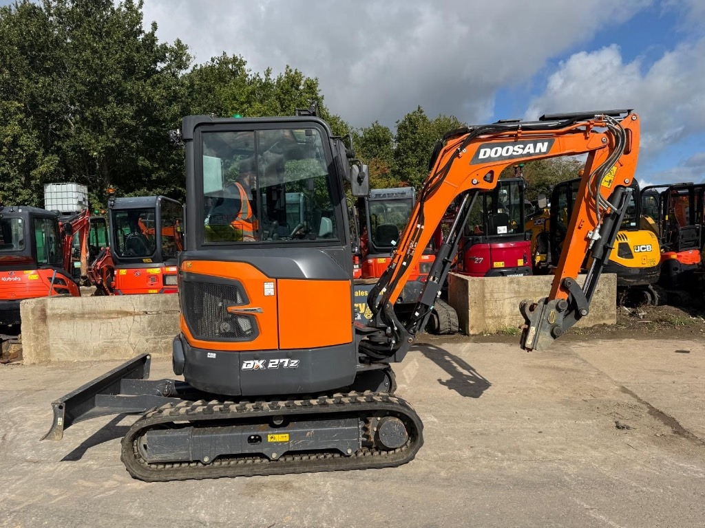 Doosan DX27Z-7  - Mini excavator: picture 1 Doosan DX27Z-7  - Mini excavator: picture 1