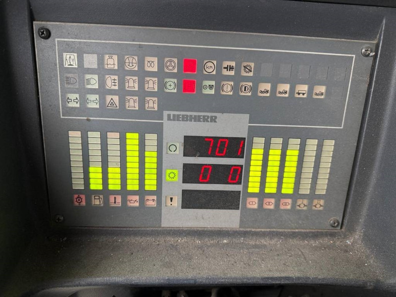 All terrain crane Liebherr LTM1055/1: picture 14