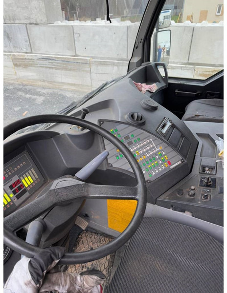 All terrain crane Liebherr LTM1055/1: picture 11