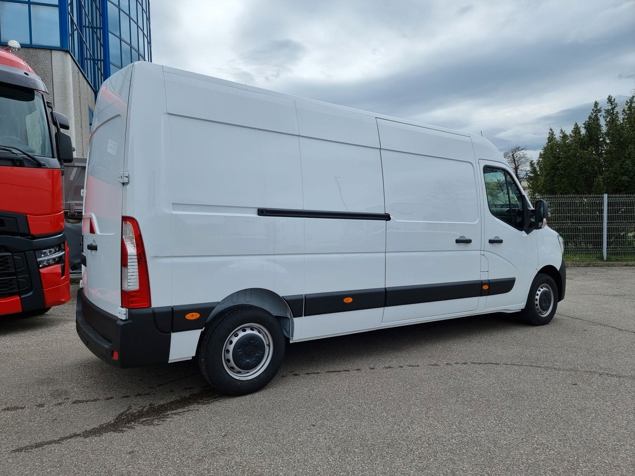 Renault Master L3H2 3,5t 150 PRO+ - Panel van: picture 3 Renault Master L3H2 3,5t 150 PRO+ - Panel van: picture 3