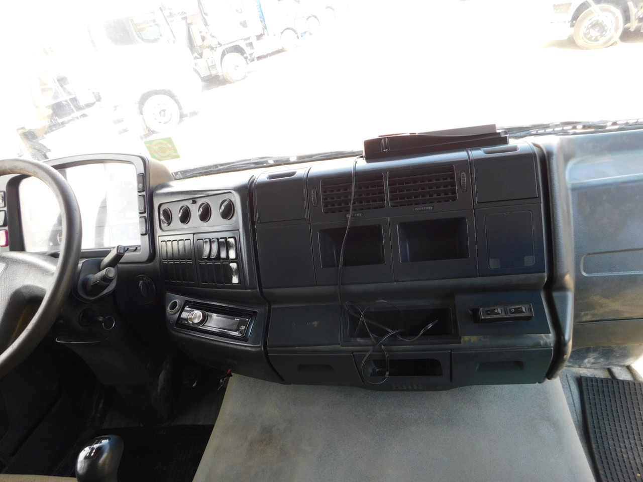 Concrete mixer truck Man Tga 35410: picture 7
