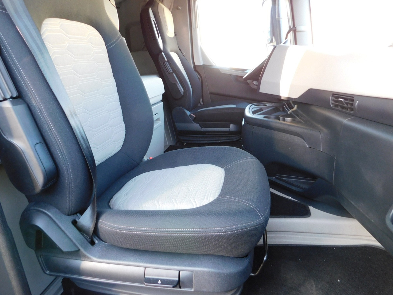 Ford F max ll 4x2 scab e6 eco 16spdamt ecotorq - Tractor truck: picture 5 Ford F max ll 4x2 scab e6 eco 16spdamt ecotorq - Tractor truck: picture 5