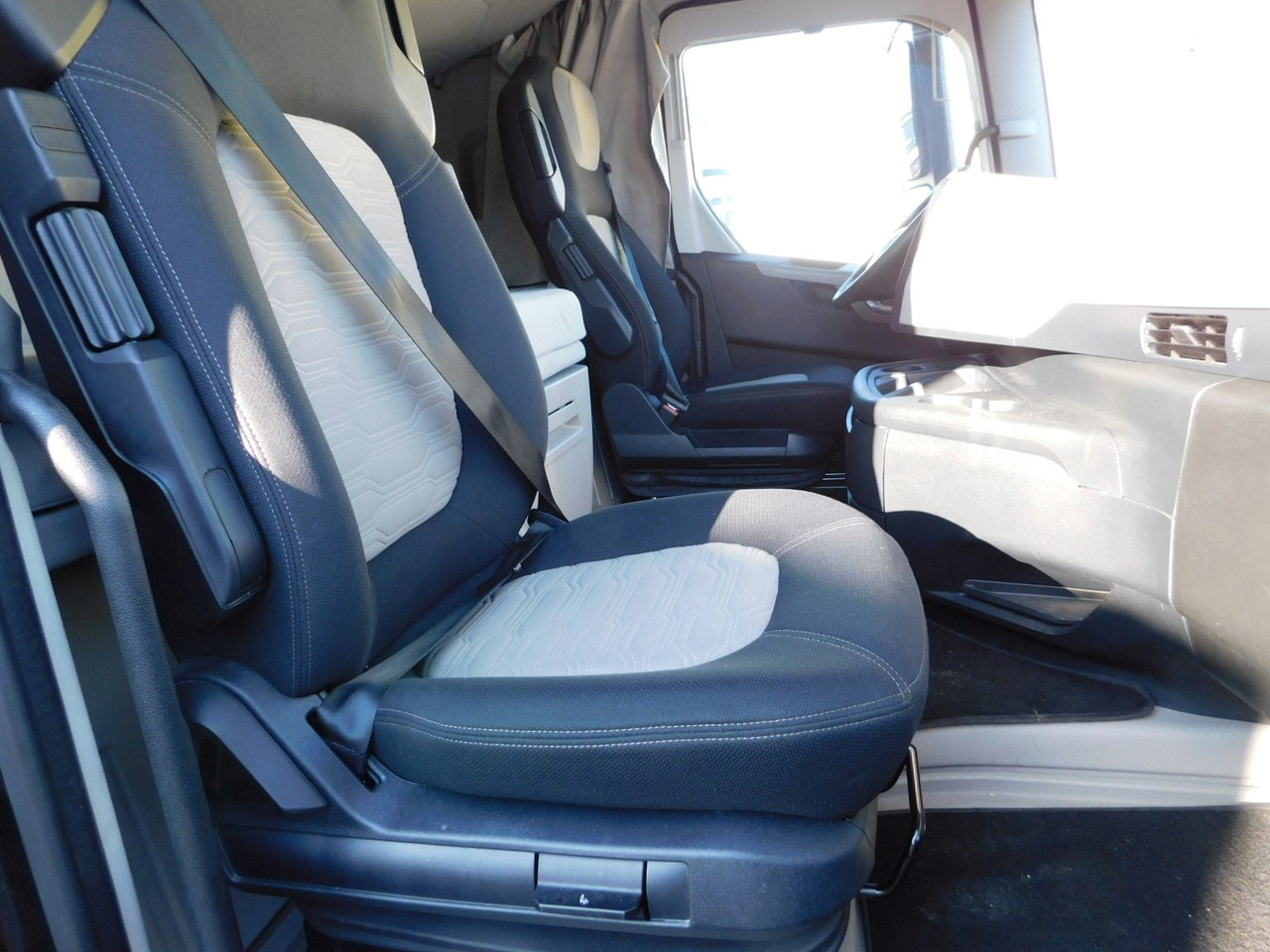 Ford F max ll 4x2 scab e6 eco 16spdamt ecotorq - Tractor truck: picture 5 Ford F max ll 4x2 scab e6 eco 16spdamt ecotorq - Tractor truck: picture 5