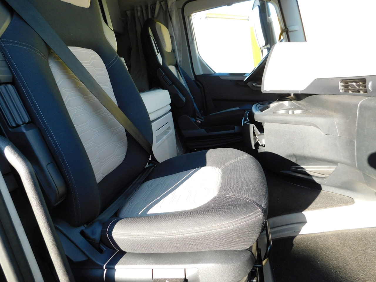 Ford F max ll 4x2 scab e6 eco 16spdamt ecotorq - Tractor truck: picture 5 Ford F max ll 4x2 scab e6 eco 16spdamt ecotorq - Tractor truck: picture 5
