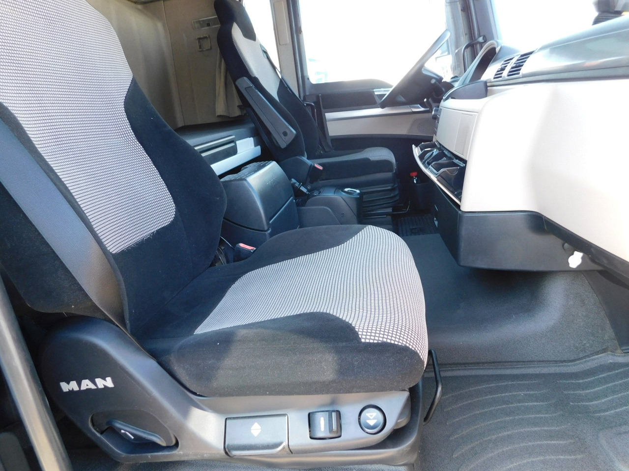 Man Tgx - Tractor truck: picture 5 Man Tgx - Tractor truck: picture 5