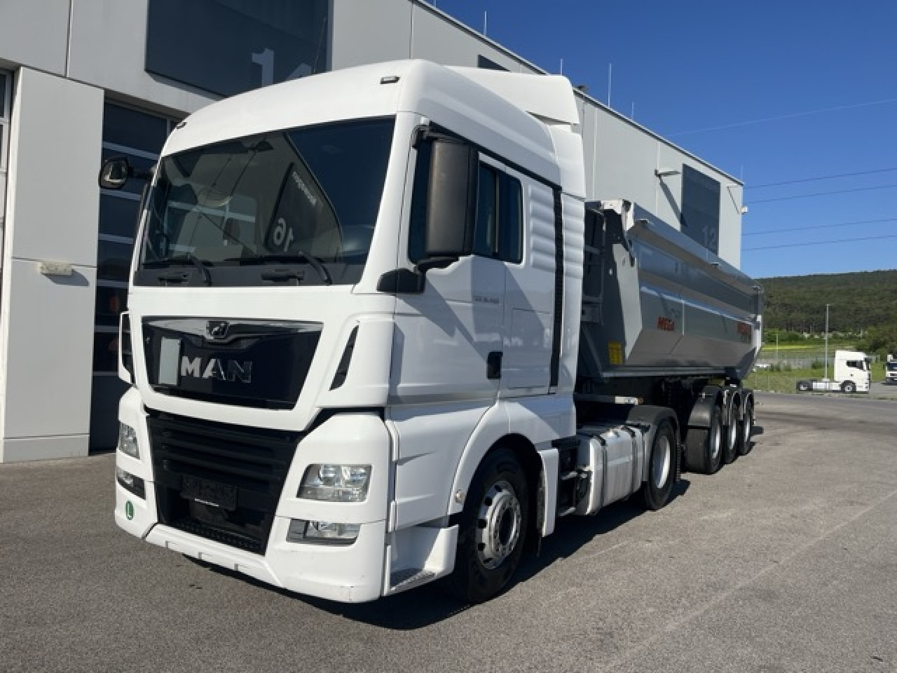 MAN TGX 18.460 4x2 BLS mit Kipphydraulik Euro6 Klima - Tractor truck: picture 1 MAN TGX 18.460 4x2 BLS mit Kipphydraulik Euro6 Klima - Tractor truck: picture 1