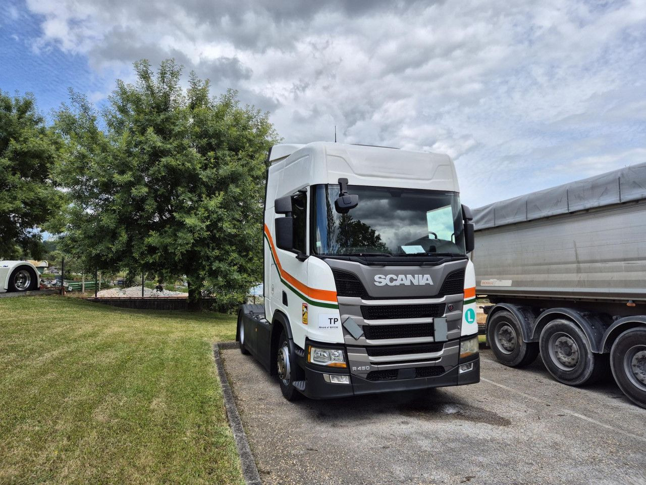 Scania R 450 - Tractor truck: picture 2 Scania R 450 - Tractor truck: picture 2