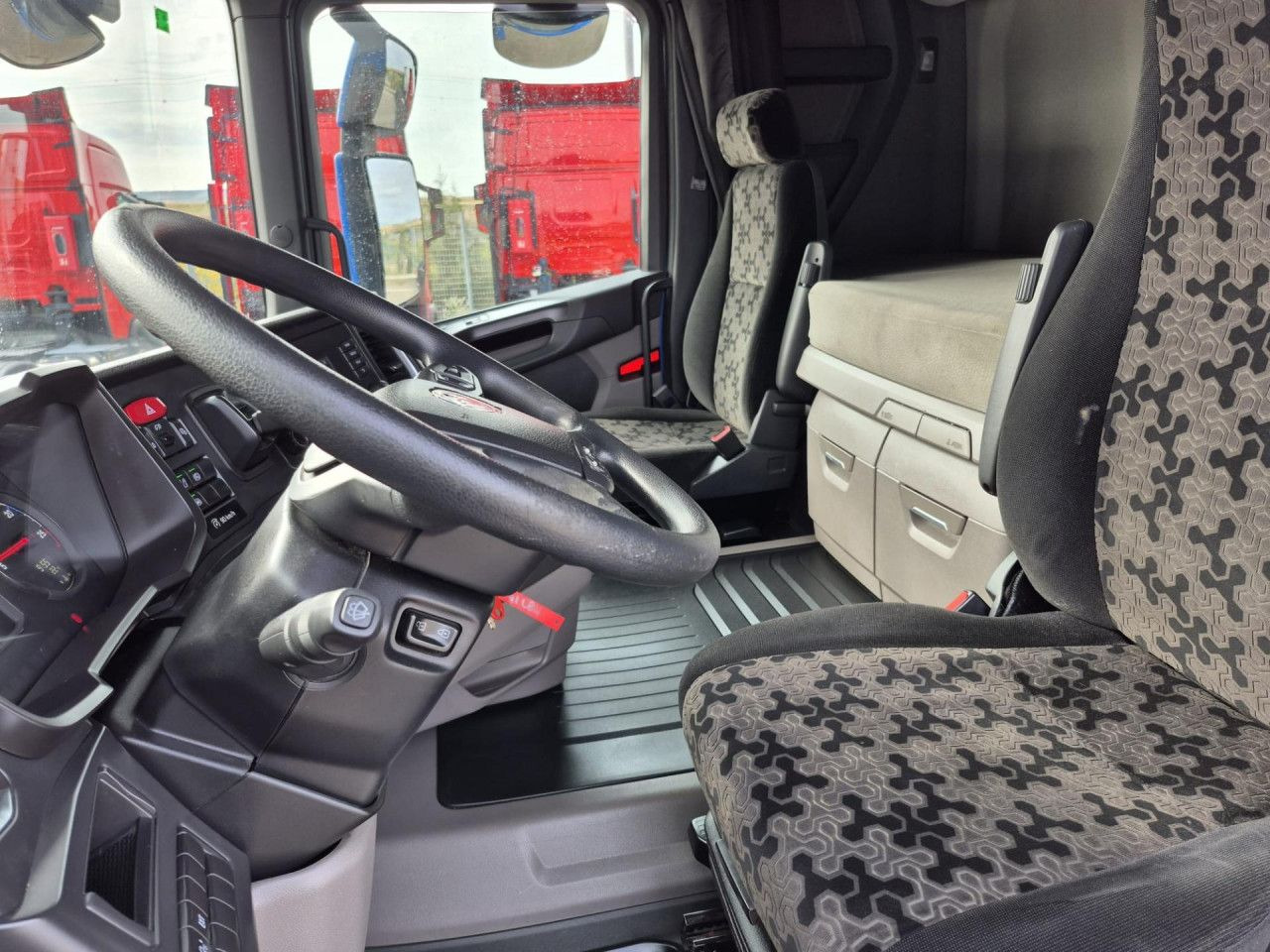 Scania R 450 - Tractor truck: picture 3 Scania R 450 - Tractor truck: picture 3