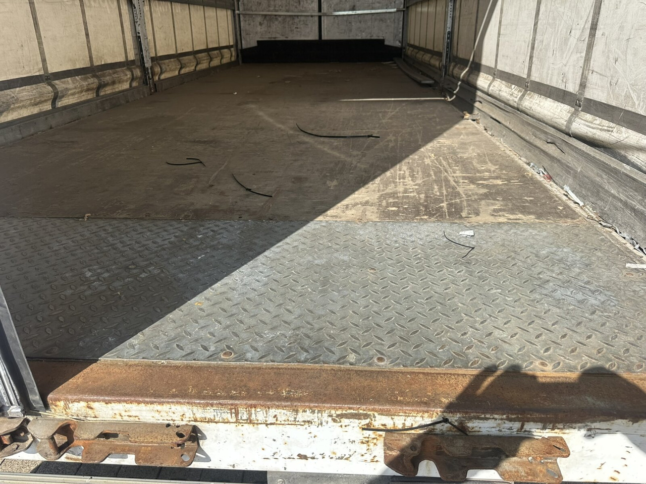 Ackermann Z-LA-F 10.5/7.2 E Z-LA-F 10.5/7.2 E, Durchladesystem - Dropside/ Flatbed trailer: picture 4 Ackermann Z-LA-F 10.5/7.2 E Z-LA-F 10.5/7.2 E, Durchladesystem - Dropside/ Flatbed trailer: picture 4
