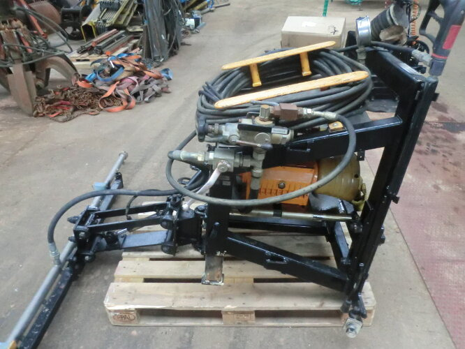 Unimog AUGL Kehrmaschine KMU88H AUGL KMU88H, Kehrmaschinen-Aufbau - Attachment for Road sweeper: picture 4 Unimog AUGL Kehrmaschine KMU88H AUGL KMU88H, Kehrmaschinen-Aufbau - Attachment for Road sweeper: picture 4