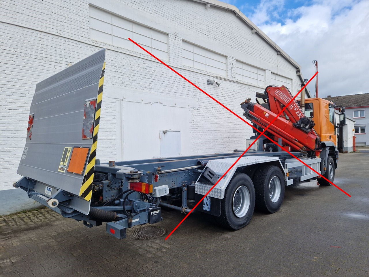 BC2000S4 Ladebordwand BC2000S4 Ladebordwand, Ex-Schweizer Armee - Tail lift: picture 1 BC2000S4 Ladebordwand BC2000S4 Ladebordwand, Ex-Schweizer Armee - Tail lift: picture 1